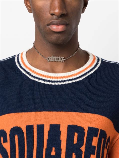 collar pulido con letras del logo 2000 